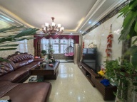 精装修电梯洋房大三室40多万